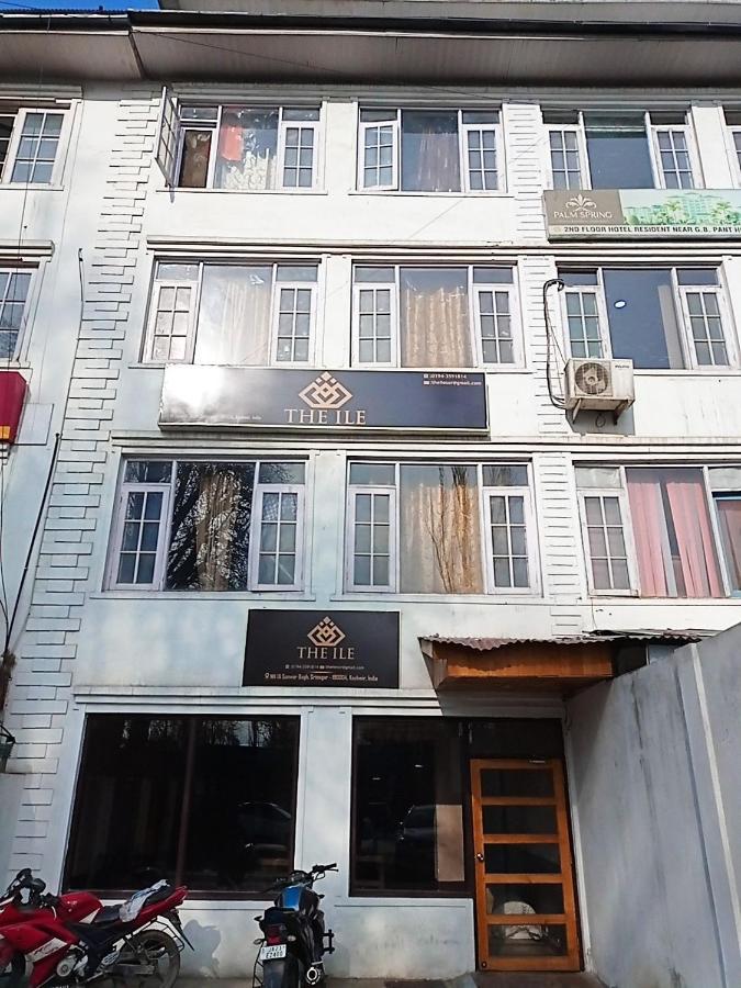 The Ile Hotel ศรีนาการ์ ภายนอก รูปภาพ